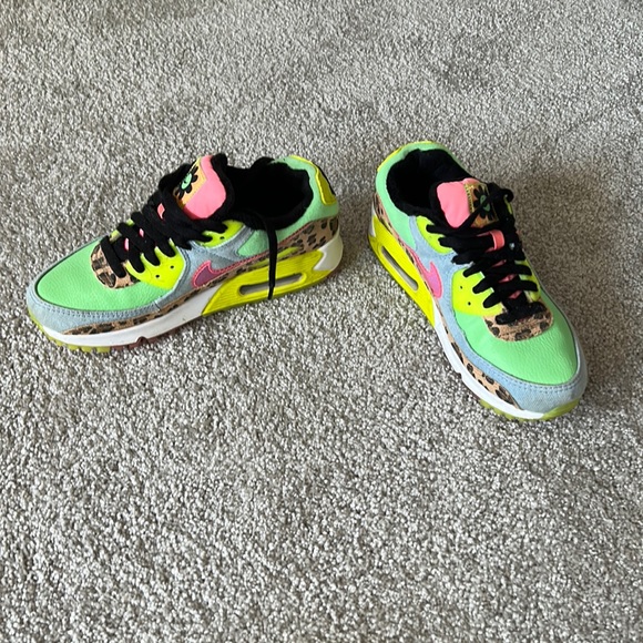 Nike Shoes - Nike air size 7